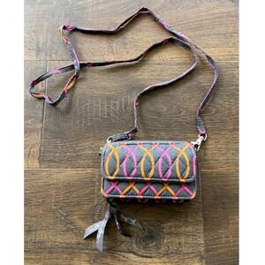 Vera Bradley‎ Jazzy Swirls All In One Crossbody Wallet/Wristlet/Phone Purse